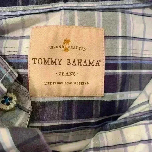Tommy Bahama Men’s Button Down Plaid Shirt - Picture 4 of 6